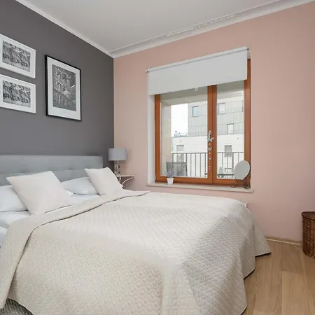 아파트 Modern With A Balcony In By Renters