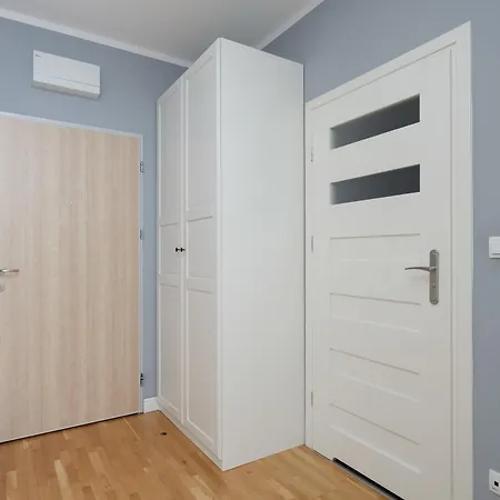 아파트 Modern With A Balcony In By Renters *